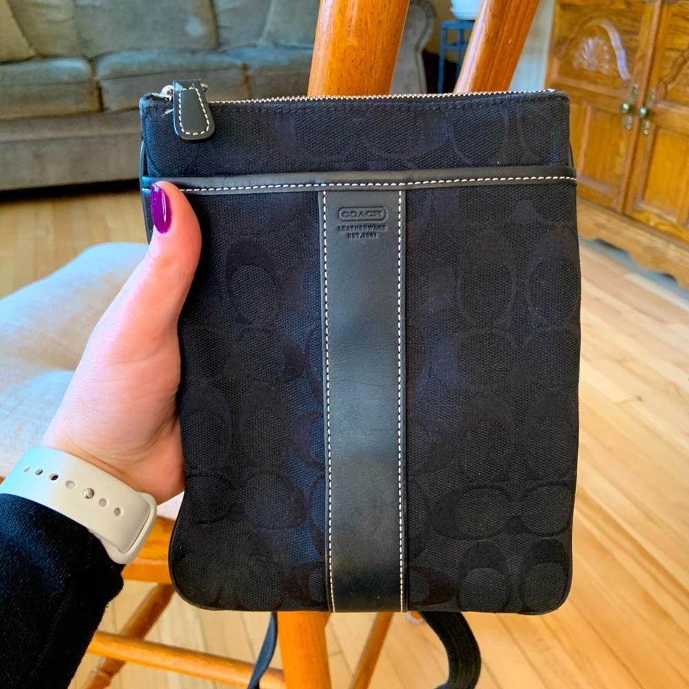 Coach Signature Swingpack